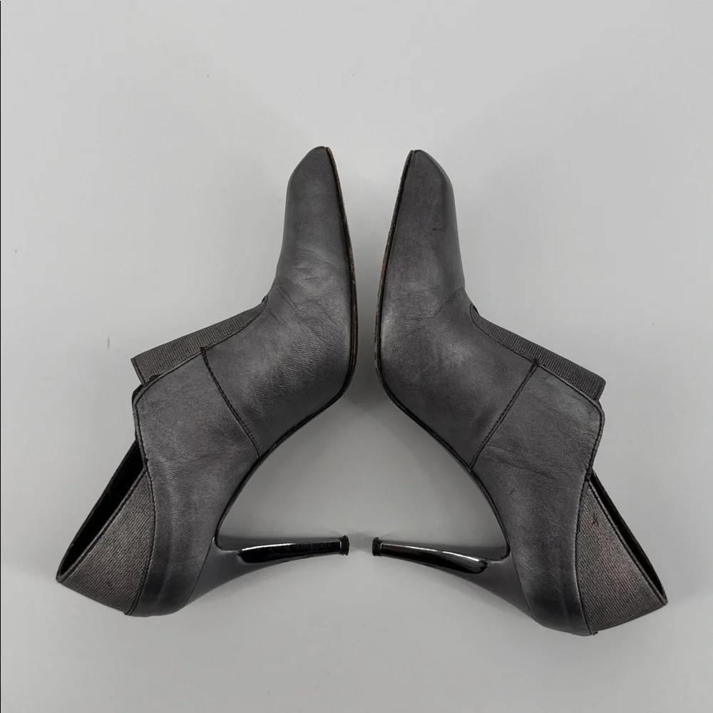 DONALD J PLINER Women SANNA Pewter Leather Elastic Gusset High Heel Women Size 6